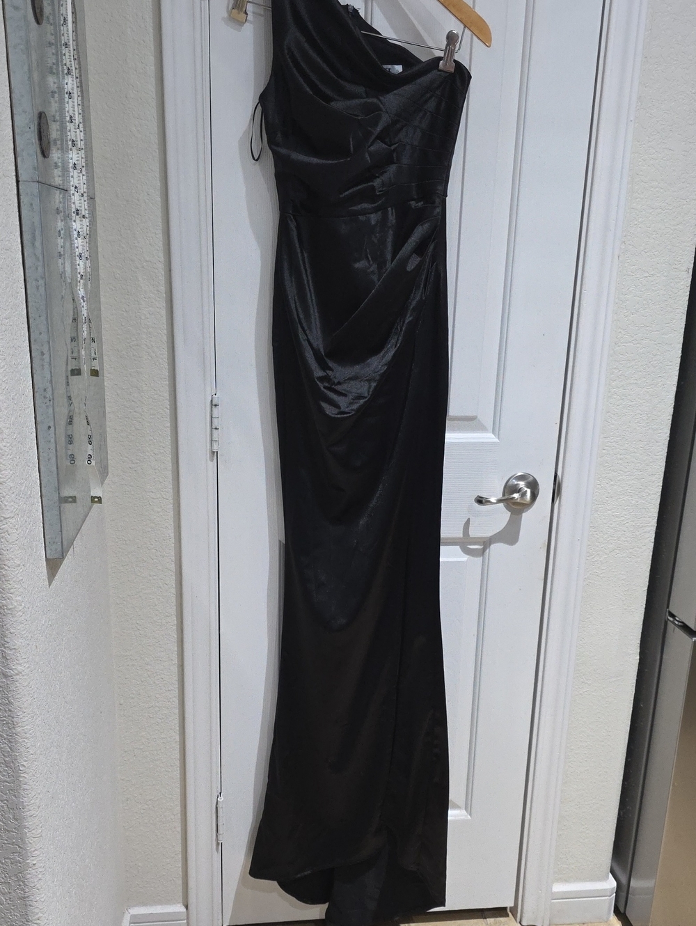 Adyce Classic Black One-Shoulder Evening Gown Size S